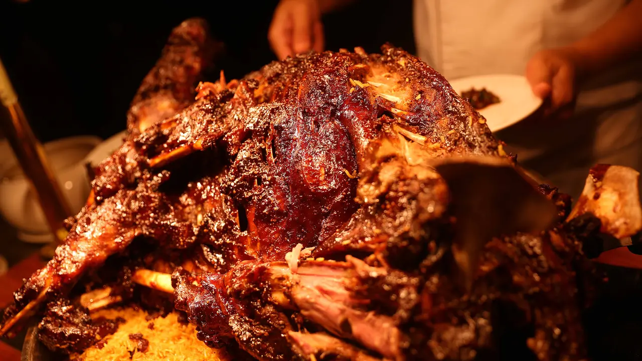 Hobi Makan Daging? Ikuti Perjalanannya dari Sabang sampai Merauke
