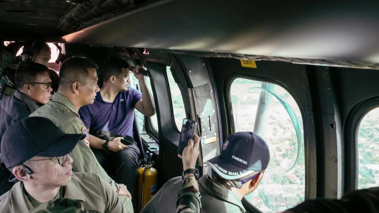 Gubernur Sumatera Utara, Muhammad Bobby Afif Nasution Salurkan Bantuan di Tapanuli Pakai Heli