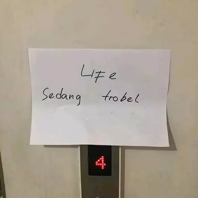 6 Potret Salah Tulis di Papan Peringatan Ini Bikin Bingung,