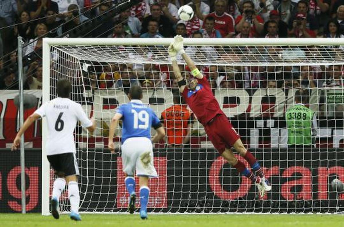 Gol Balotelli hentikan laju Jerman ke final