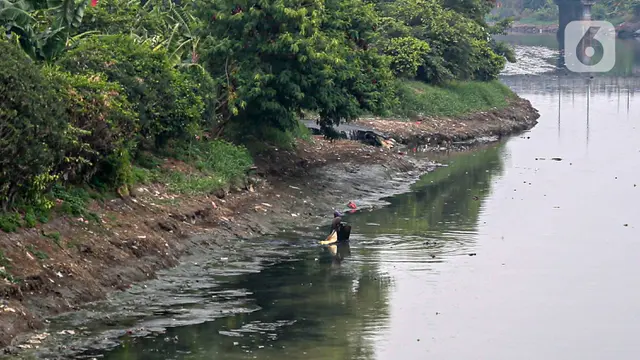Kanal Banjir Timur Surut