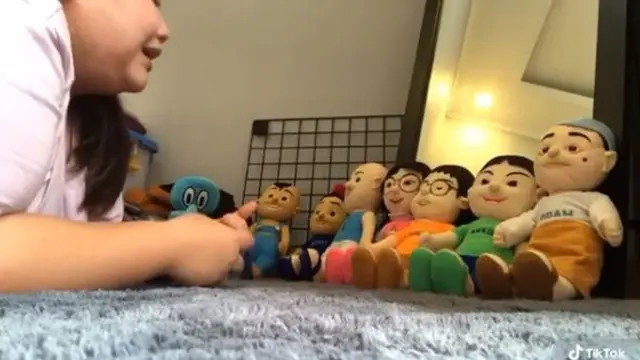 Aksi 5 Orang Main Game Sendirian di Rumah Ini Bikin Tepuk Jidat