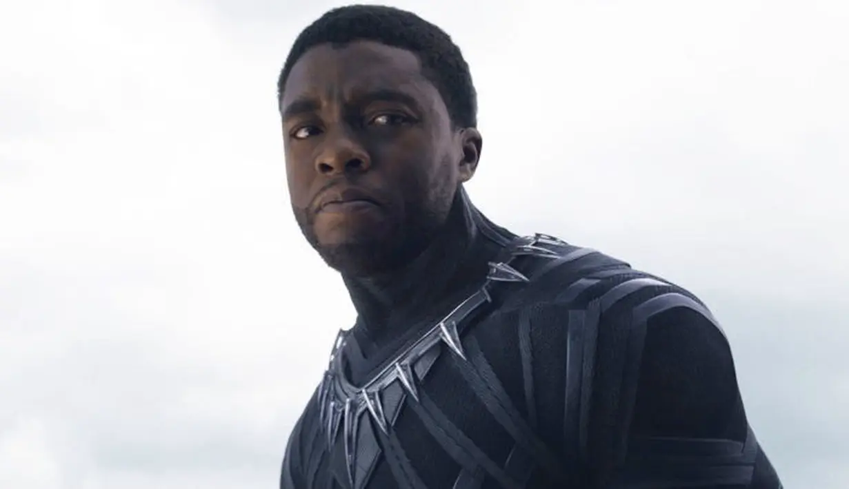 Chadwick Boseman sebagai Black Panther di film Captain America Civil War. (Digital Spy)
