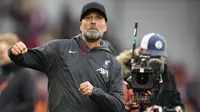 Selebrasi pelatih Liverpool, Jurgen Klopp merayakan kemenangan 4-1 atas Brentford setelah berakhirnya laga pekan ke-25 Premier League 2023/2024 di Gtech Community Stadium, London, Sabtu (17/2/2024). (AP Photo/Kirsty Wigglesworth)