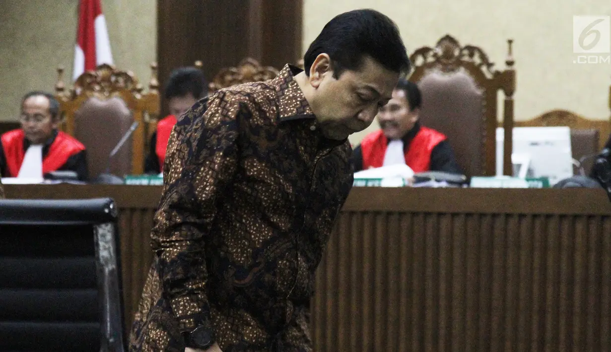 Ketua DPR Setya Novanto saat menghadiri sidang kasus korupsi e-KTP di Pengadilan Tipikor Jakarta, Jumat (3/11). Dalam sidang tersebut, beberapa kali Setnov mengaku lupa saat ditanya hakim maupun jaksa penuntut umum. (Liputan6.com/Helmi Afandi)