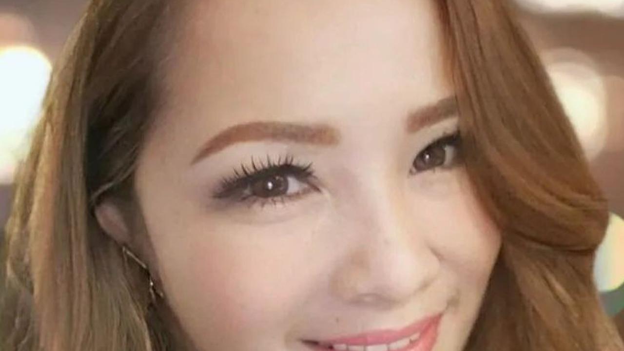 Cici anak dari mantan pelawak Srimulat, Sumiati. Nama ibunya ini kemudian ia pakai di belakang namanya.