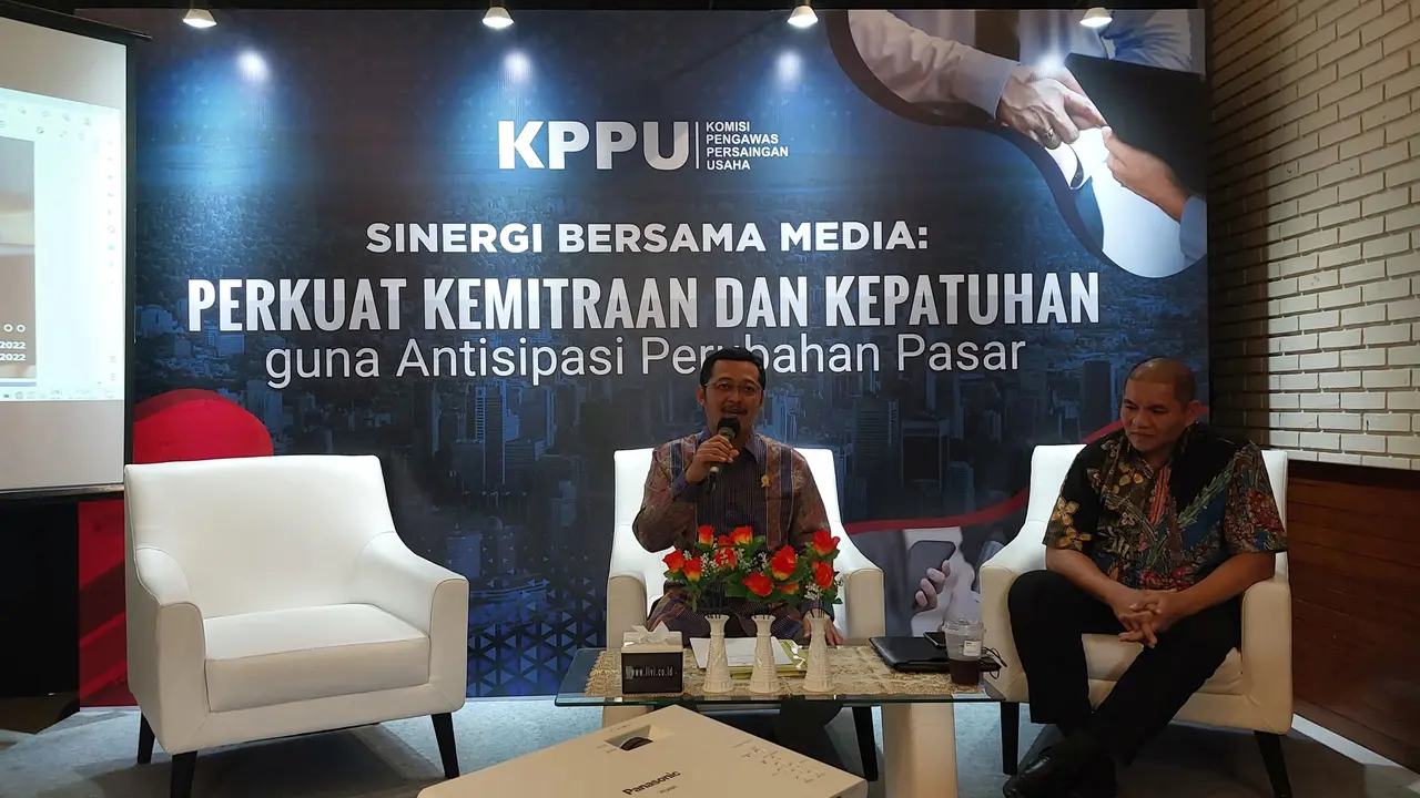 Ketua Komisi Pengawas Persaingan Usaha (KPPU) M Afif Hasbullah dalam Media Briefing KPPU di Jakarta, Kamis (1/12/2022).