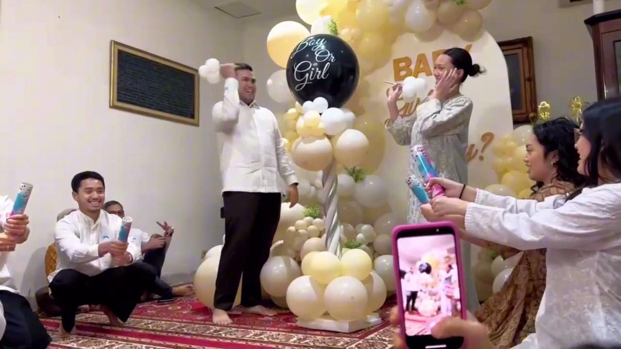 Momen Gender Reveal Nabila Sudiro, Tora Sudiro Bakal Punya Cucu Laki-Laki