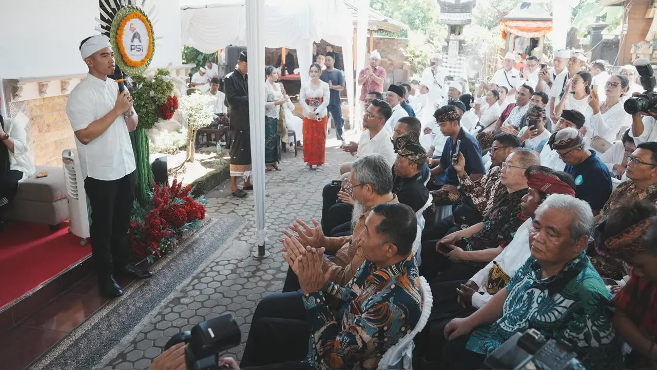 Ketua Umum DPP Partai Solidaritas Indonesia, Kaesang Pangarep, bertemu tokoh lintas agama dan masyarakat di Lombok, Nusa Tenggara Barat (NTB), Sabtu (2/5/2026).