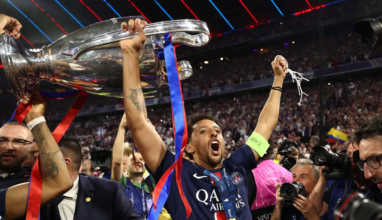 Diketahui, Les Parisiens mengakhiri musim 2024/2025 dengan empat trofi sekaligus. (FRANCK FIFE/AFP)