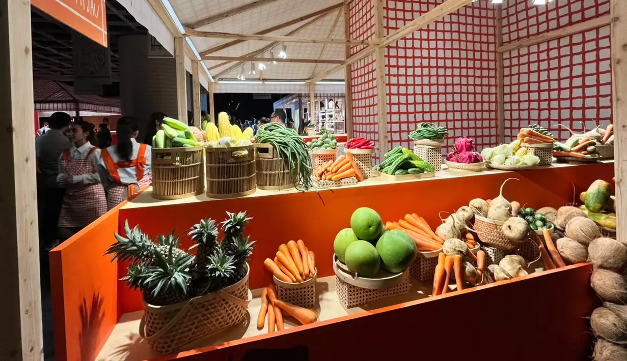 Dikemas bak pasar malam lengkap dengan aneka stall yang seru, dari buah-buahan, sayur-sayuran, aneka kuliner, booth permainan, hingga atraksi lainnya. Kesemuanya didekor dengan begitu menggemaskan. / Foto dok: Fimela.com.