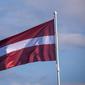 Bendera Latvia. (AFP/Gints Ivuskans)