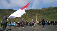 Perayaan HUT ke-71 Kemerdekaan RI di Gunung Kaba, Bengkulu, Rabu (17/8/2016). (Liputan6.com/Yuliardi Hardjo Putro)