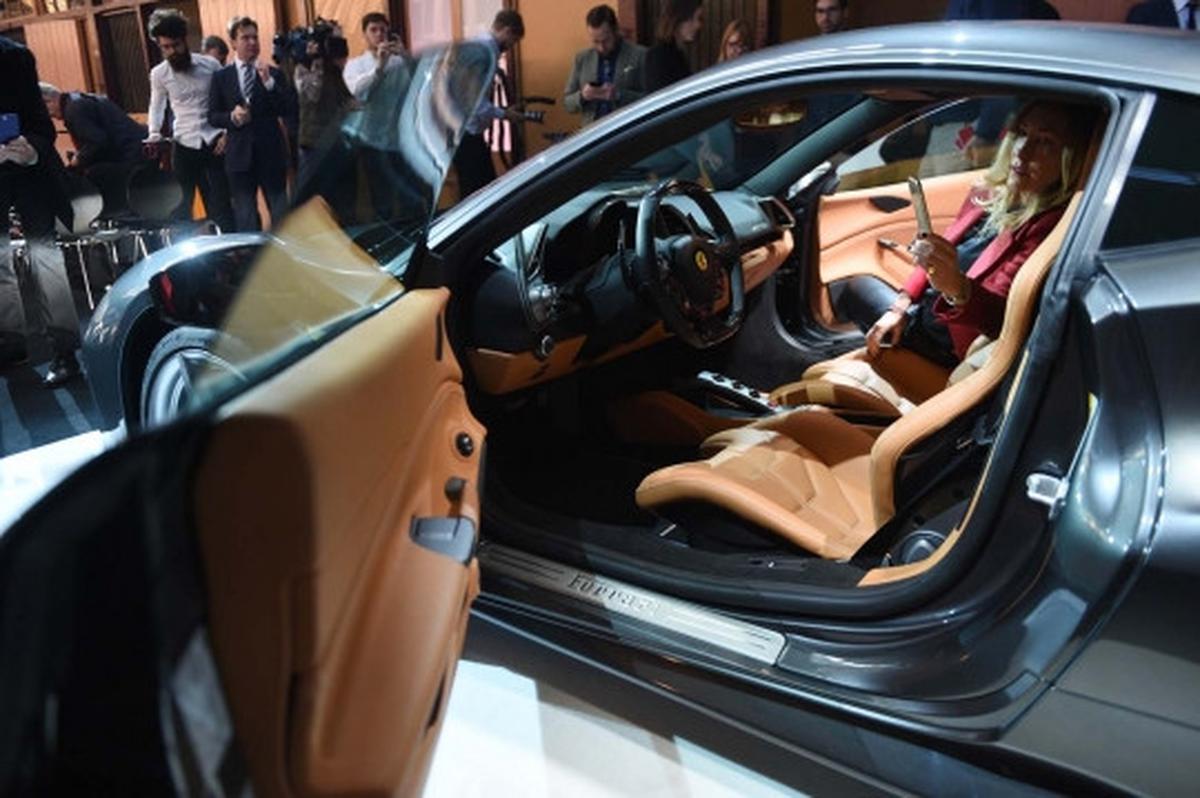 Ganasnya Ferrari 488 GTB berdaya 661 tenaga kuda