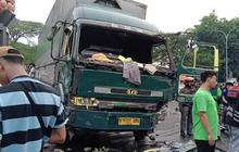Detik-detik Kontainer Maut Tabrak Banyak Kendaraan & Lindas Siswi di Tangerang