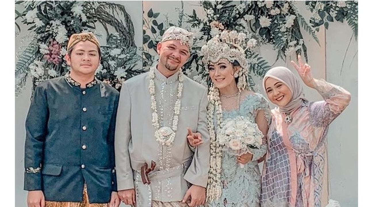 7 Potret Pernikahan Ayah Kesha Ratuliu, Dihadiri 15 Orang