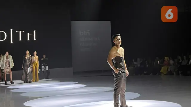 Tampilan Atiqah Hasiholan dan Randy Pangalila Saat Jadi Muse di Landasan Pacu IFW 2025