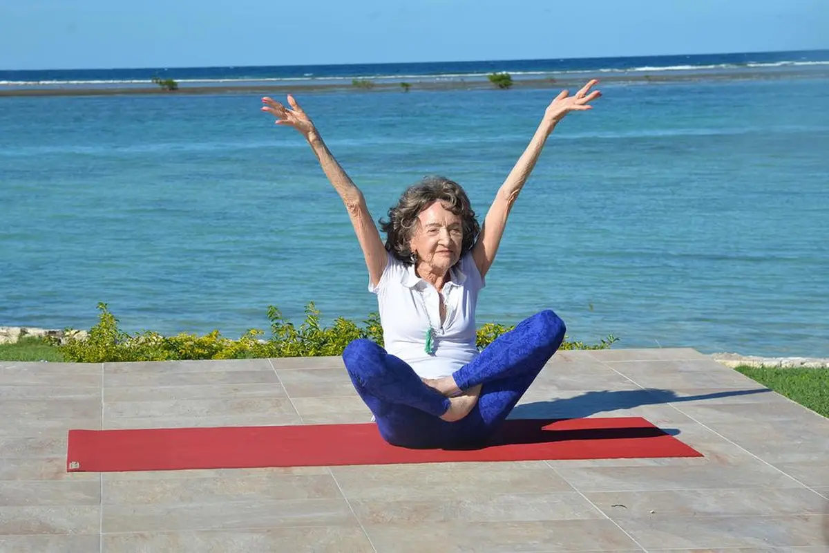 nenek yoga
