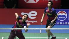 Pasangan ganda putra Indonesia, Mohammad Ahsan/Hendra Setiawan memastikan diri lolos ke final ganda putra Kejuaraan Dunia BWF 2022 di Tokyo, Sabtu (27/8/2022). (AP/Shuji Kajiyama)