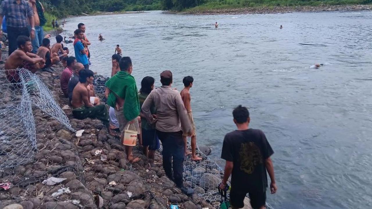 Polres OKU Evakuasi Jasad Korban Tenggelam di Sungai Ogan, Imbau Warga Waspada