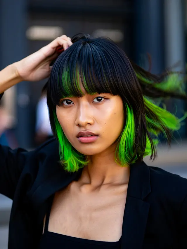 Model Cat Rambut Wanita Pendek