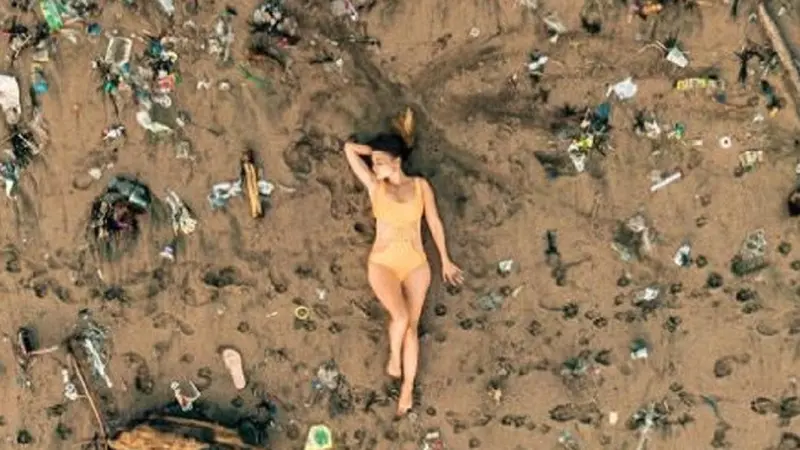 Pantai Batu Bolong Bali Penuh Sampah