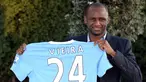 Manchester City perlahan menjadi klub top Eropa hingga menjadi destinasi para pemain untuk bermain di dalamnya. Bahkan terdapat beberapa pemain top Eropa yang memilih menutup karier sepak bolanya sebagai pemain bersama The Citizens karena memiliki kebanggaan telah menjadi bagian dari klub asal kota Manchester. Seperti 5 pemain top Eropa berikut yang akhirnya pensiun bersama Mancity. (AFP/Andrew Yates)