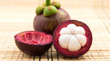 [Bintang] Ilustrasi Buah Manggis