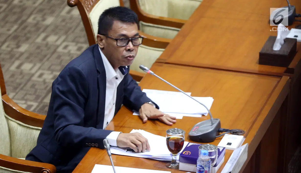 Calon pimpinan KPK Nawawi Pomolango saat menjalani uji kelayakan dan kepatutan (fit and proper test) di ruang rapat Komisi III DPR RI, Jakarta, Rabu (11/9/2019). Menurut Nawawi, KPK tak mau bekerjasama dengan aparat penegak hukum lainnya seperti Kejaksaan dan Kepolisian. (Liputan6.com/JohanTallo)