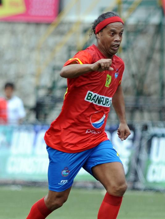 Akibatnya Penurunan kualitas permainan menjadi imbas didepaknya ke AC Milan. Kepada majalah Palyboy Brazil, Ia mengakui rutin bercinta sebelum pertandingan yang akan memberikannya semangat dan gairah baru. (AFP/Johan Ordonez)