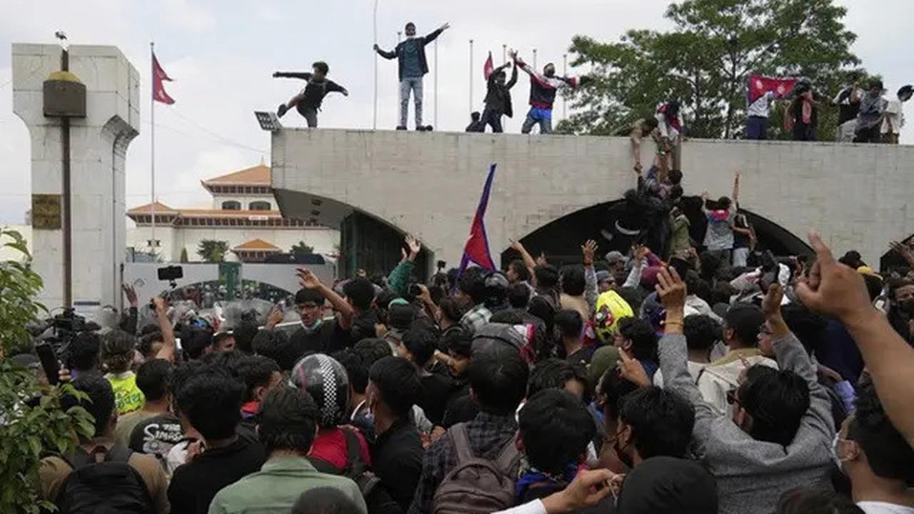 Gedung Parlemen hingga Hotel Mewah, Aksi Protes Massa Nepal Targetkan Kaum Elite