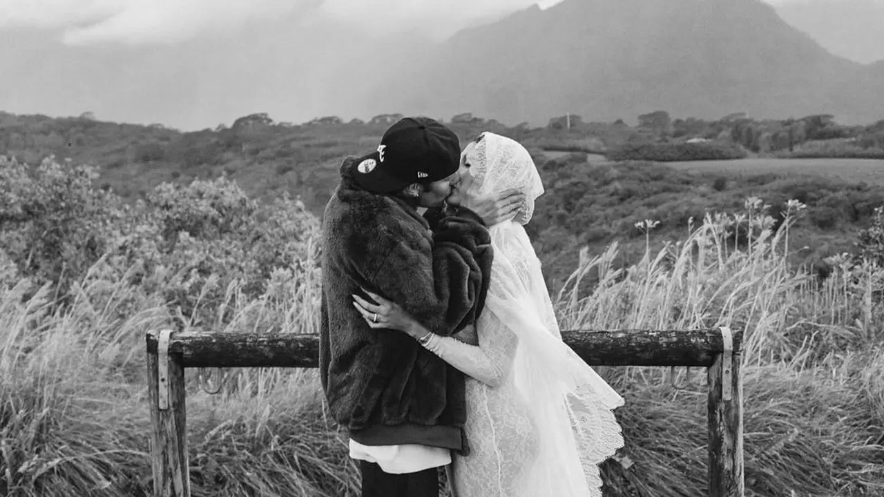 Kabar Bahagia Hailey dan Justin Bieber dan Umumkan Kehamilan Anak