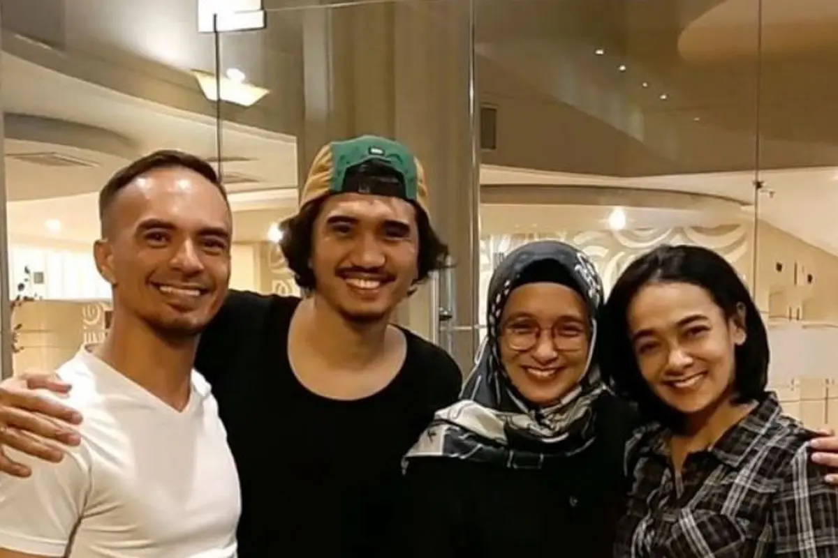 Duta Sheila On 7 dan Attar Syach
