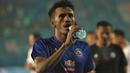 Pemain Arema FC, Alfin Tuasalamony. (Bola.com/Iwan Setiawan)