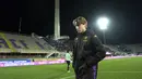 Pemain Fiorentina, Edoardo Bove hadir dalam laga lanjutan Liga Italia 2024/2025 melawan Udinesie di Artemio Franchi Stadium, Florence, Italia, Selasa (24/12/2024) WIB. (AP Photo/LaPresse/Massimo Paolone)
