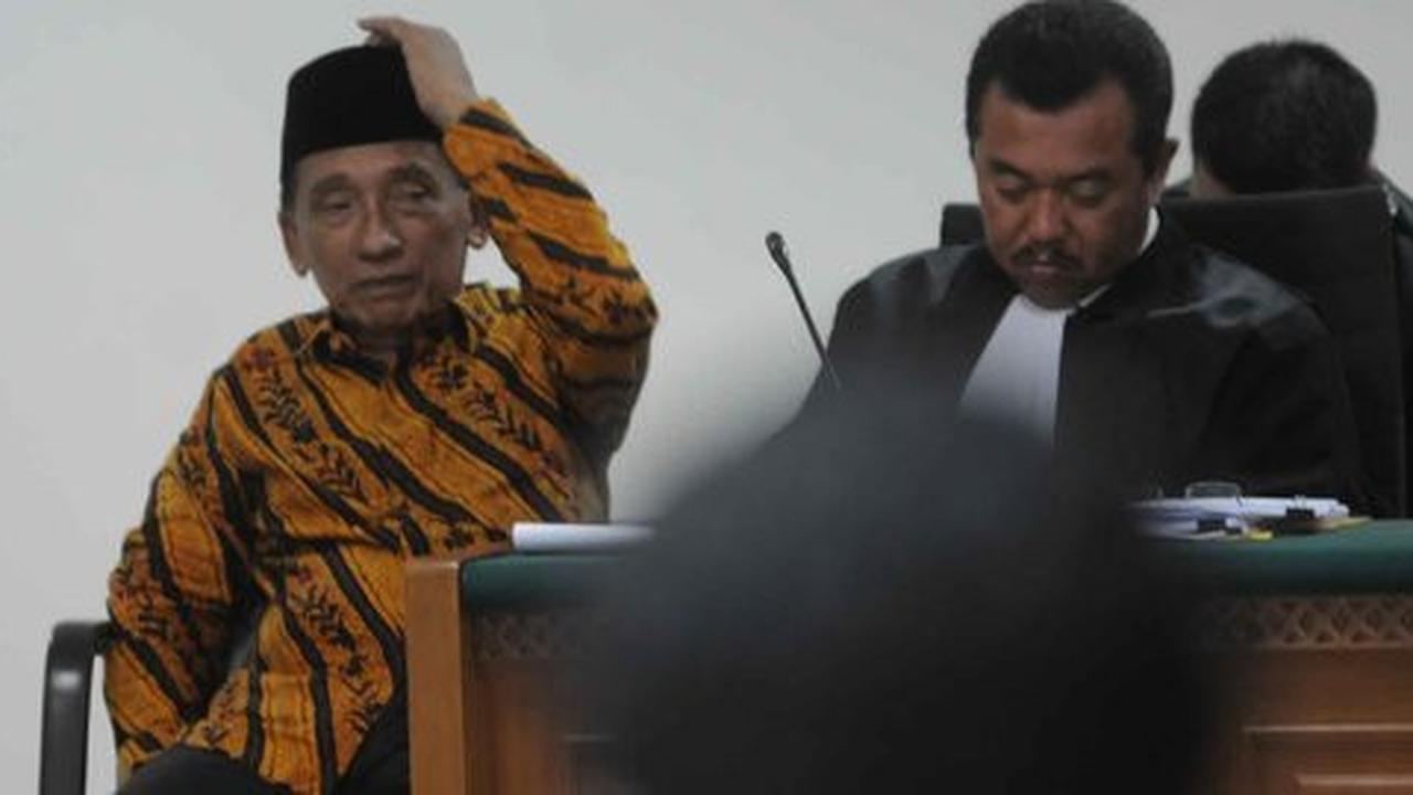 Hakim belum selesai musyawarah, sidang vonis Fuad Amin ditunda