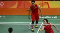 Hendra Setiawan/Mohammad Ahsan takluk dari pasangan China, Chai Biao/Hong Wei, pada pertandingan penentuan grup D cabang bulutangkis Olimpiade Rio de Janeiro 2016, Sabtu (13/8/2016). (REUTERS/Marcelo del Pozo)