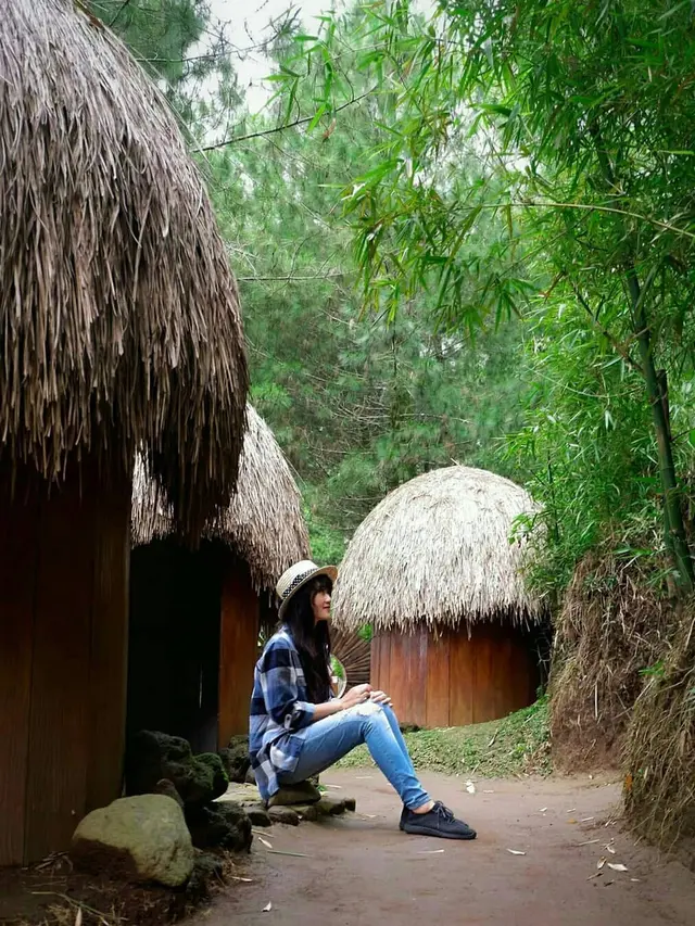 Tempat Wisata di Batu yang Lagi Hits Goa Pinus