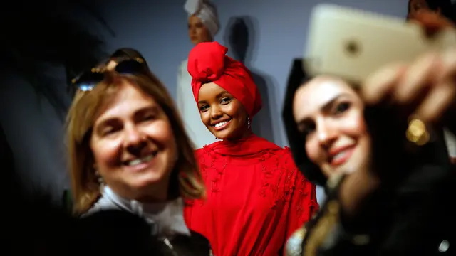 Model Berhijab Dunia, Halima Aden Ramaikan Fashion Turki
