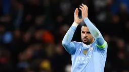 The Guardian melaporkan bahwa Kyle Walker menjadi target juara Liga Pro Saudi, Al-Hilal. Pemain 34 tahun itu telah menjadi bagian penting dalam skuad Manchester City asuhan Pep Guardiola. Akan tetapi, ia bisa saja mengakhiri enam tahun kariernya di Etihad Stadium pada musim panas ini. (Darren Staples / AFP)