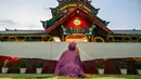 Usai berbuka puasa bersama, umat Muslim bisa melaksanakan salat Maghrib, Isya serta Tarawih di Masjid Muhammad Cheng Hoo Surabaya. (Juni KRISWANTO/AFP)