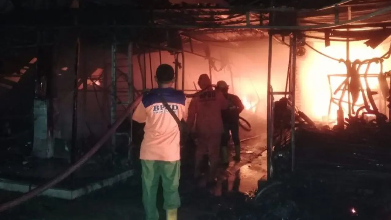 Kebakaran Pasar Barang Bekas