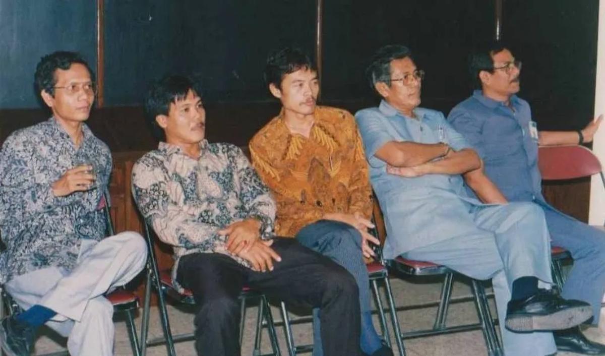 Mahfud MD terpilih menggantikan hakim Konstitusi Achmad Roestandi yang memasuki masa purna tugas.&nbsp;