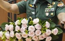 Asramanya Dikunjungi Jenderal Bintang 4, Potret Senyum Lepas Anak Prajurit TNI Digendong Kasad Maruli Simanjuntak
