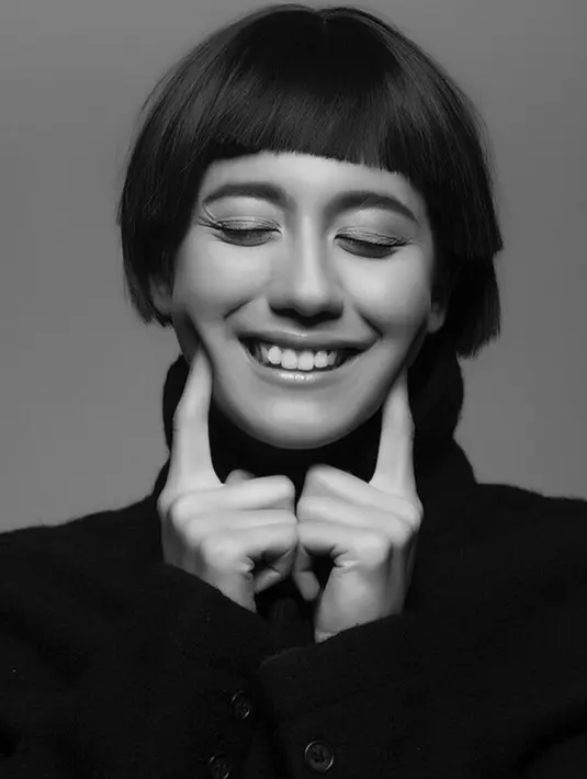 Kali ini Pevita Pearce mau tersenyum dulu. (Instagram @Pevpearce)