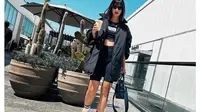 Sebelum pulang ke Indonesia, ibu tiga anak itu masih menyempatkan diri untuk OOTD. Nia Ramadhani tampil sporty dengan busana all black. (Instagram/ramadhaniabakrie).