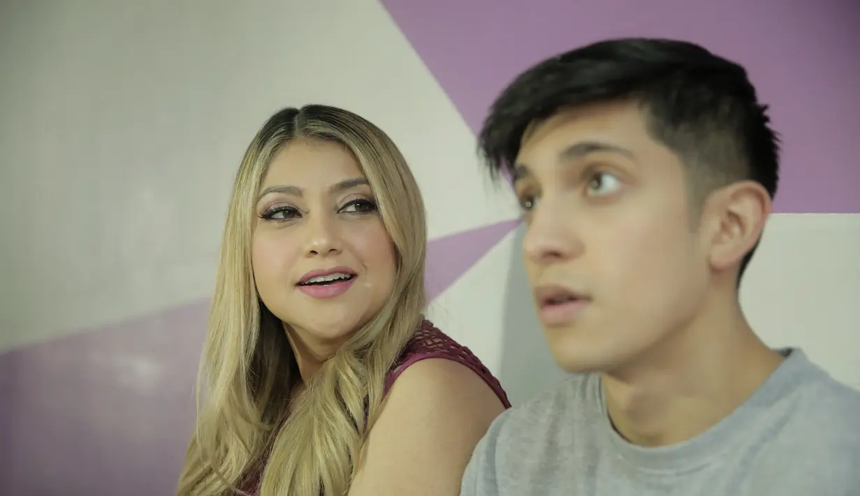 Sarah Azhari dan Albany Ray