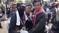 Barikade Disingkirkan, Demonstran Thailand Salaman dengan Polisi