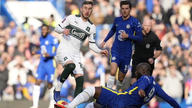 Foto: Penyelamatan Penalti Kepa Arrizabalaga Bawa Chelsea Tumbangkan Plymouth Argyle di Putaran Keempat Piala FA 2021 / 2022