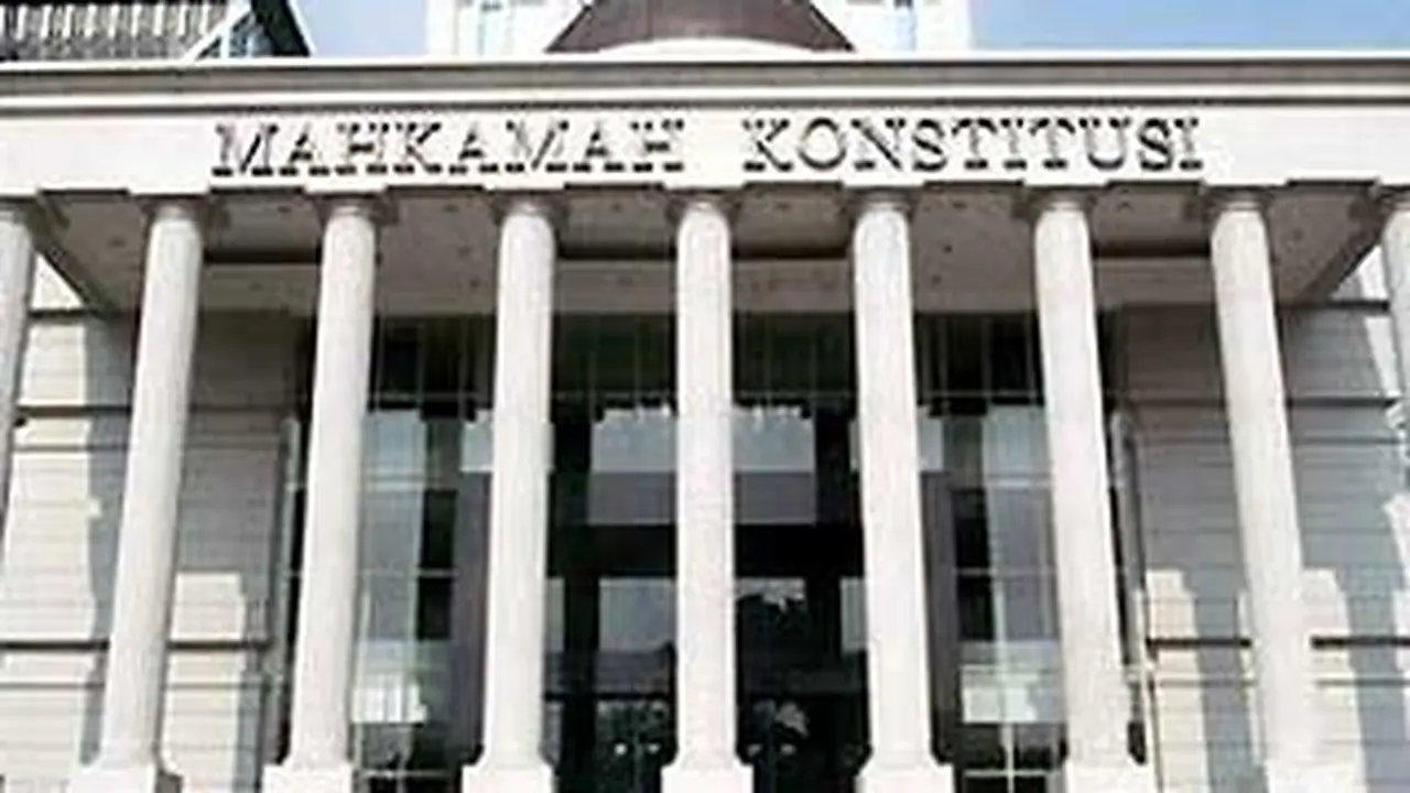 101209amahkamah-konstitusi.jpg
